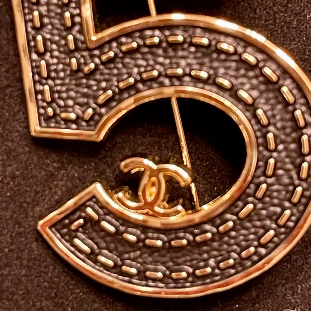 #5 Brooch - Picture 4 of 8